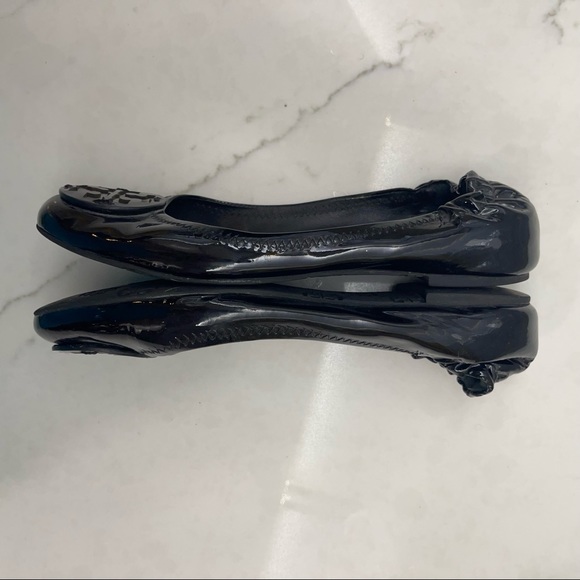 TORY BURCH Black Patent Leather Ballet Flats Sz 8 - Picture 4 of 7